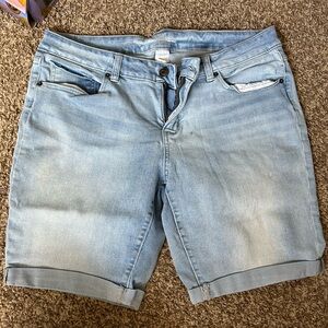 Jean short like new